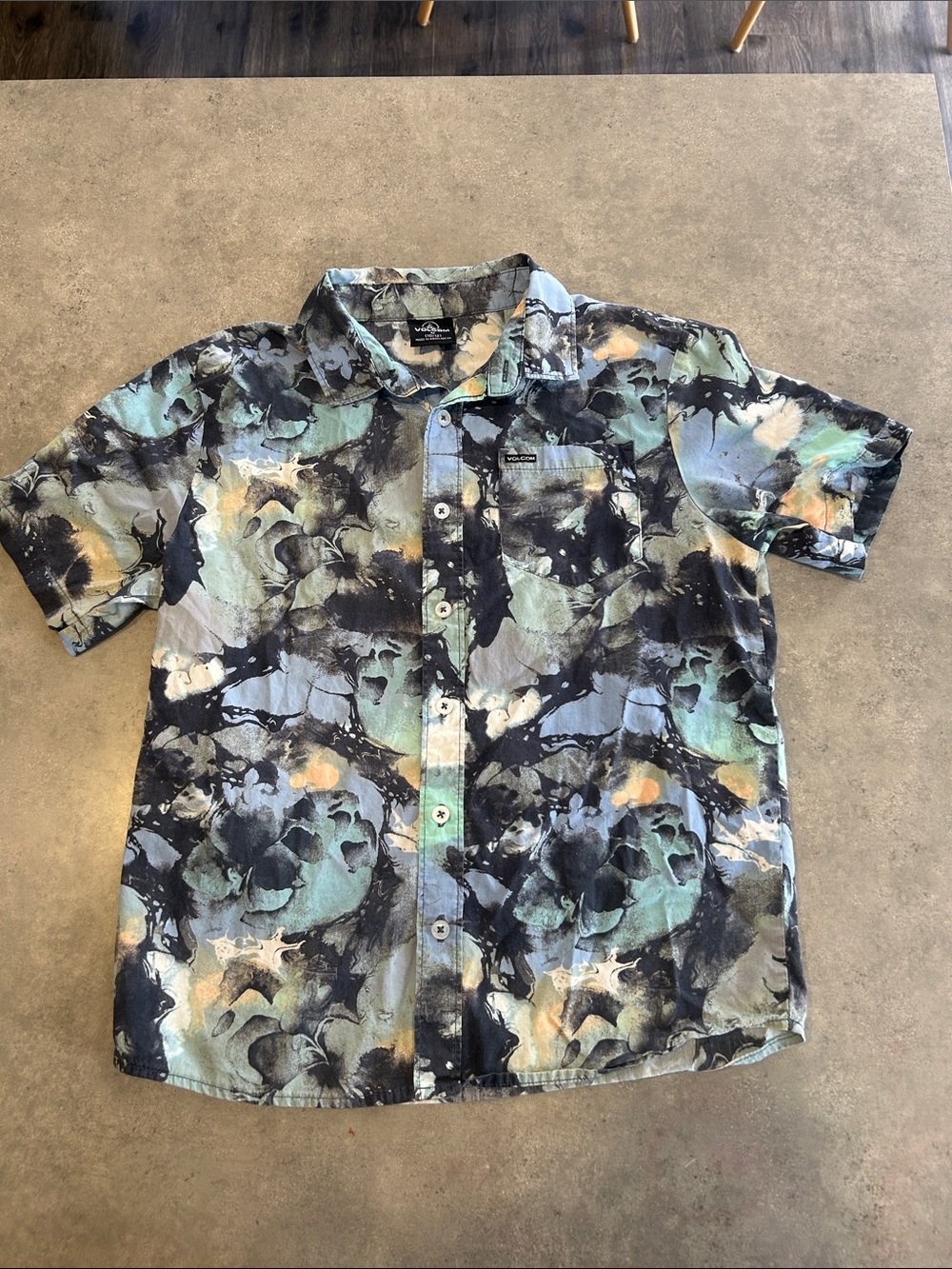 Chemise Volcom garçon – taille M (10/12) 🌿🖤